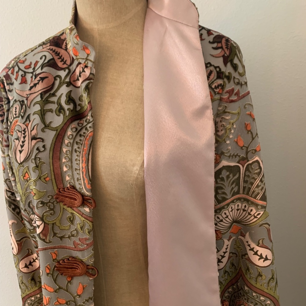 Long silk jacket - Picture 3 of 7